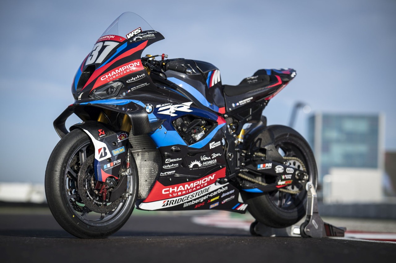 DueruoteTG #238 - Abbiamo guidato in pista la BMW che corre in SBK! 